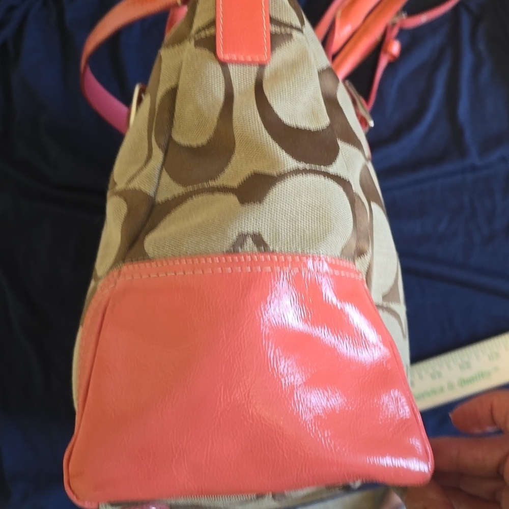 Coach Coral Tote 14L X 10 H X 8W measurements. - Picture 4 of 15